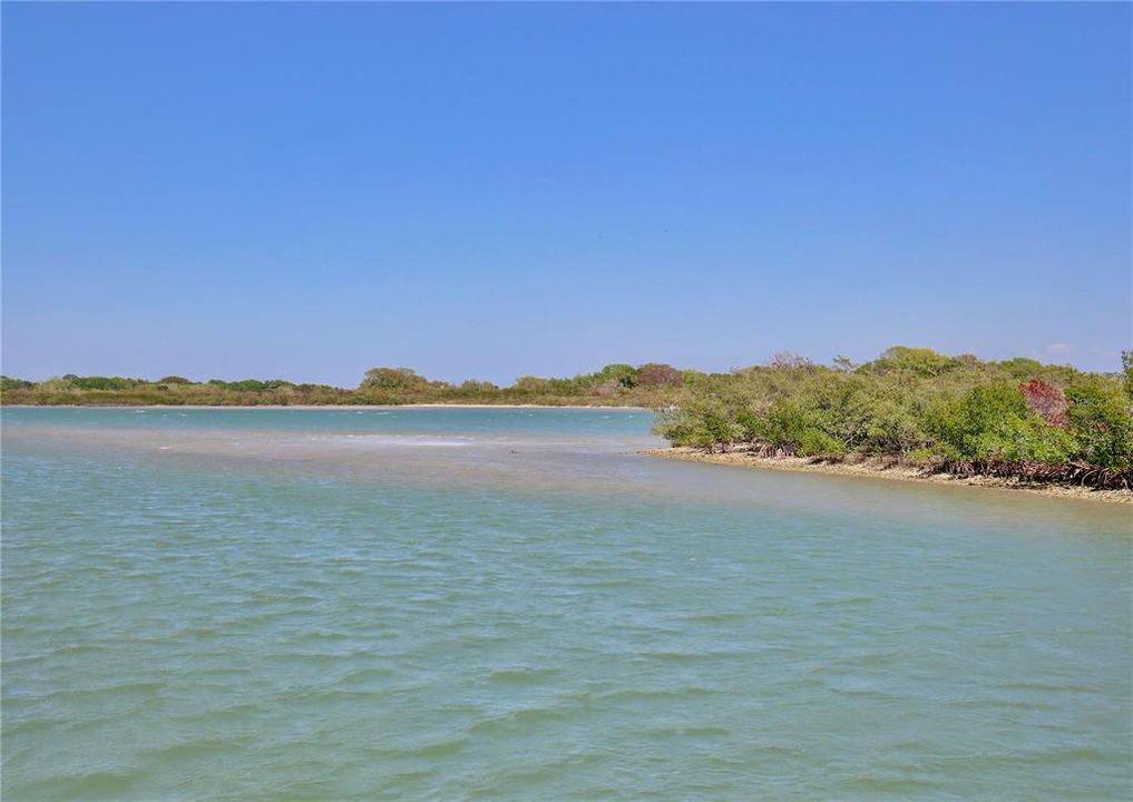 En Venta: $850,000 (0.54 acres)