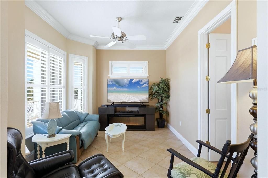 For Sale: $1,575,000 (3 beds, 2 baths, 1914 Square Feet)