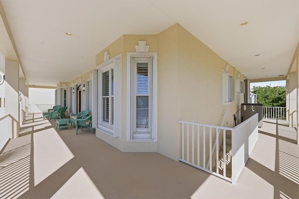 For Sale: $1,575,000 (3 beds, 2 baths, 1914 Square Feet)
