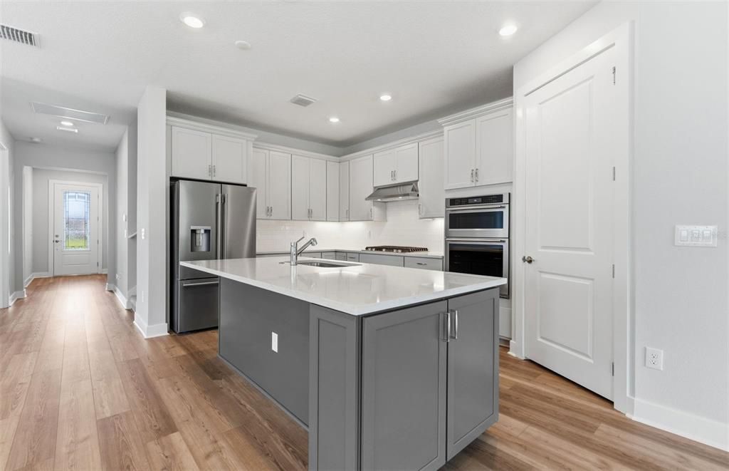 En Venta: $587,740 (3 camas, 3 baños, 2748 Pies cuadrados)
