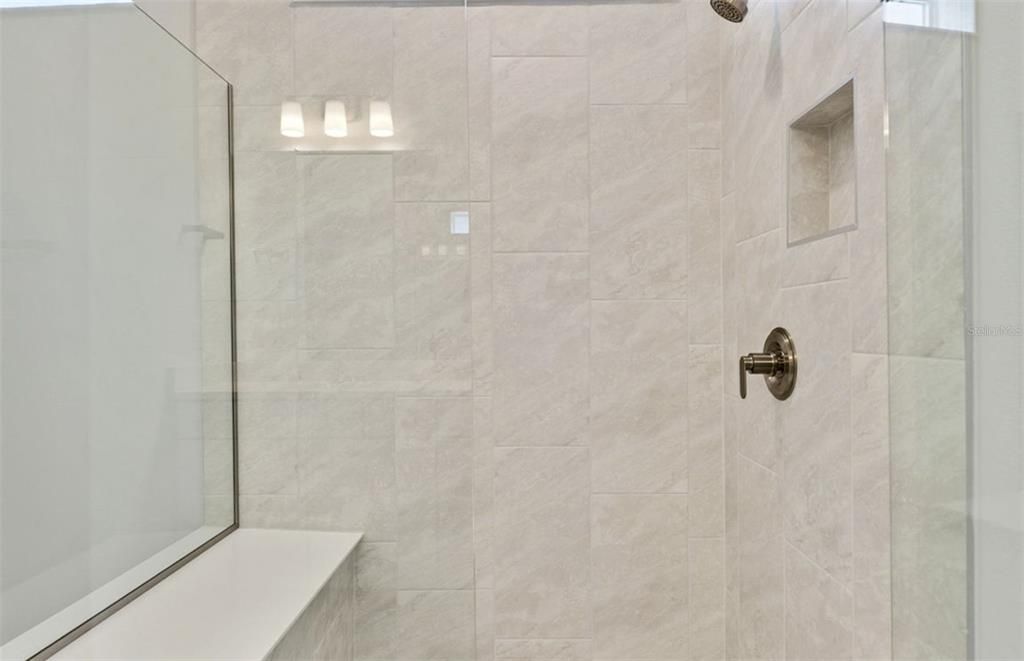 En Venta: $587,740 (3 camas, 3 baños, 2748 Pies cuadrados)