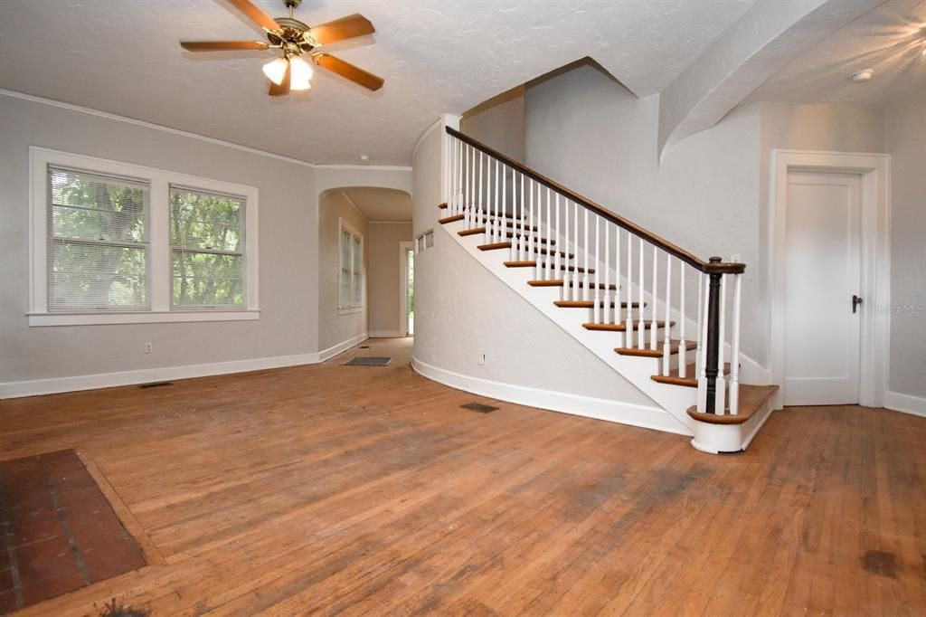 For Sale: $2,600,000 (10 beds, 0 baths, 4166 Square Feet)