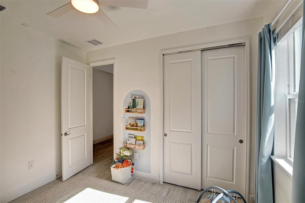 En Venta: $575,000 (4 camas, 3 baños, 2791 Pies cuadrados)