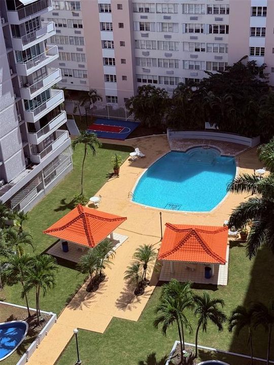 Под контрактом: $450,000 (3 спален, 2 ванн, 1400 Квадратных фут)