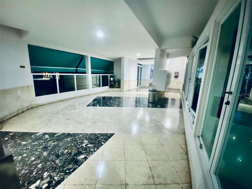 Под контрактом: $450,000 (3 спален, 2 ванн, 1400 Квадратных фут)