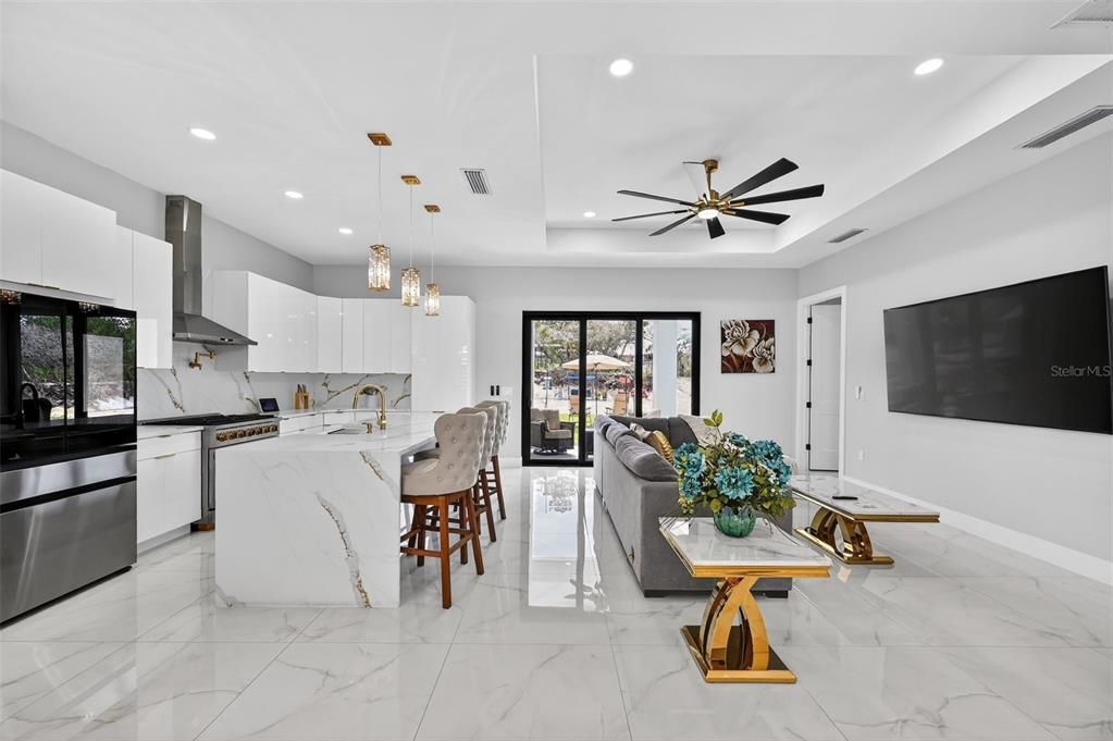 For Sale: $450,000 (3 beds, 3 baths, 1579 Square Feet)