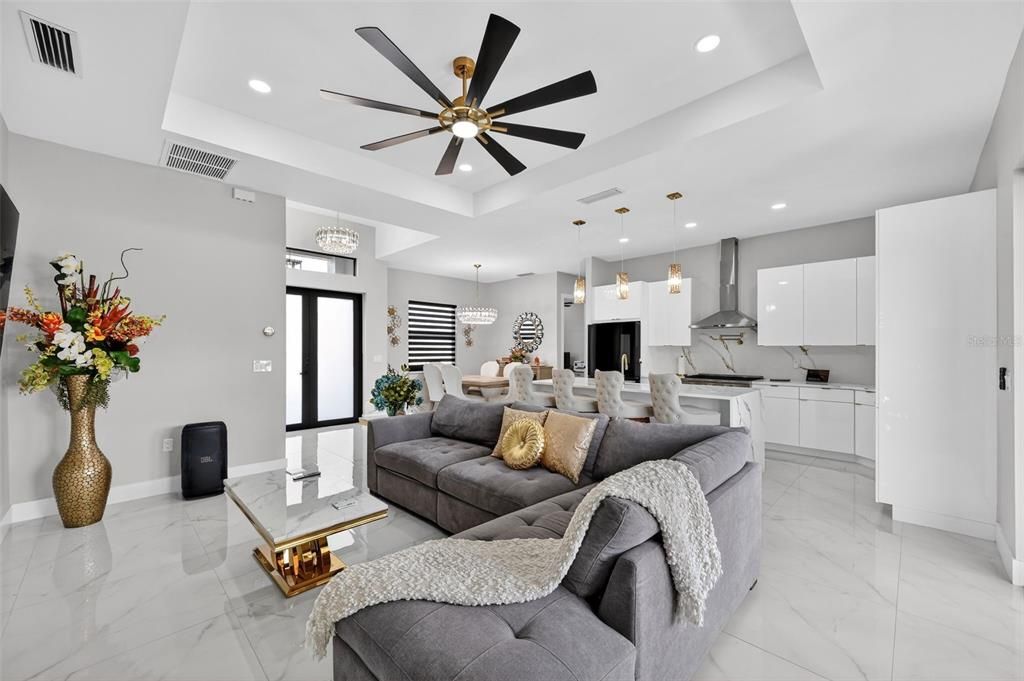 For Sale: $450,000 (3 beds, 3 baths, 1579 Square Feet)