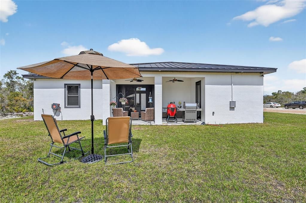 For Sale: $450,000 (3 beds, 3 baths, 1579 Square Feet)