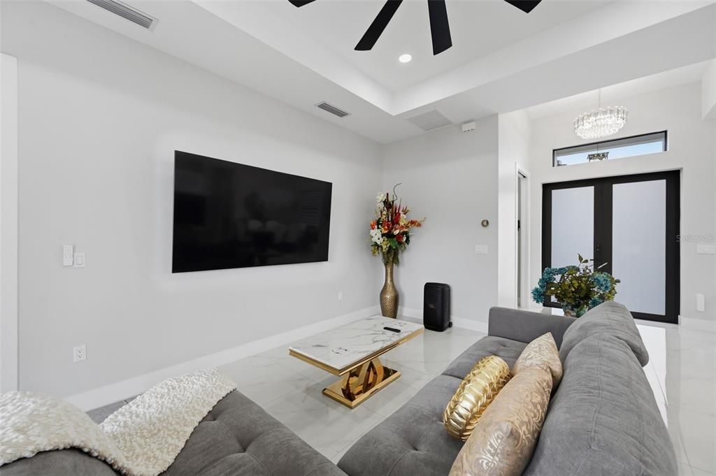 For Sale: $450,000 (3 beds, 3 baths, 1579 Square Feet)