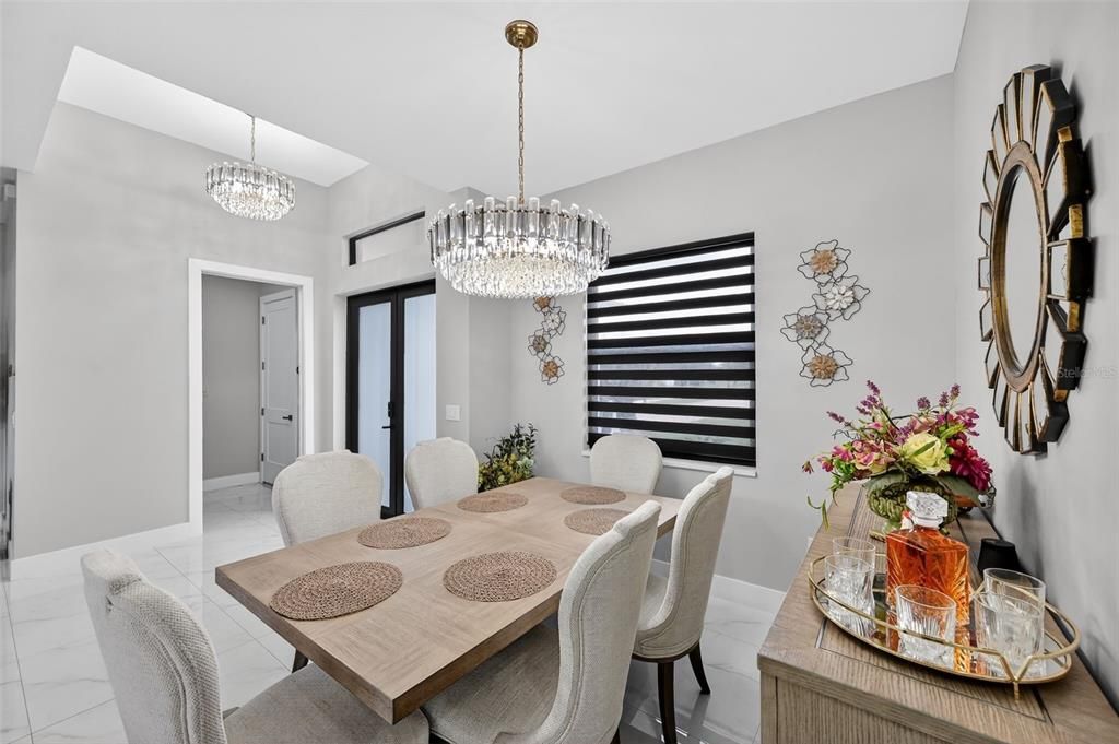 For Sale: $450,000 (3 beds, 3 baths, 1579 Square Feet)