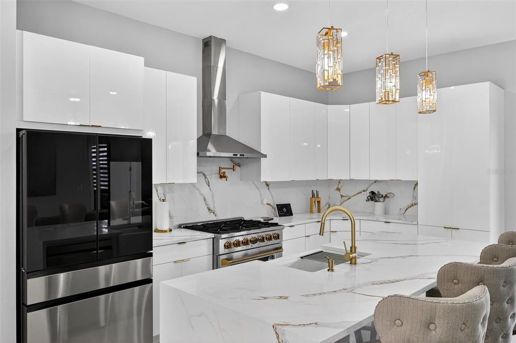 For Sale: $450,000 (3 beds, 3 baths, 1579 Square Feet)
