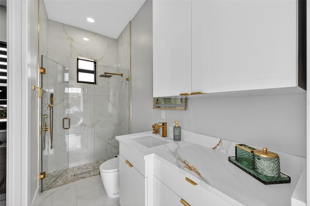 For Sale: $450,000 (3 beds, 3 baths, 1579 Square Feet)