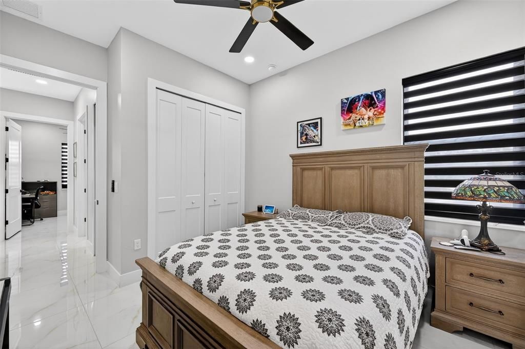 For Sale: $450,000 (3 beds, 3 baths, 1579 Square Feet)
