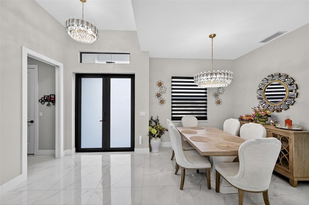 For Sale: $450,000 (3 beds, 3 baths, 1579 Square Feet)