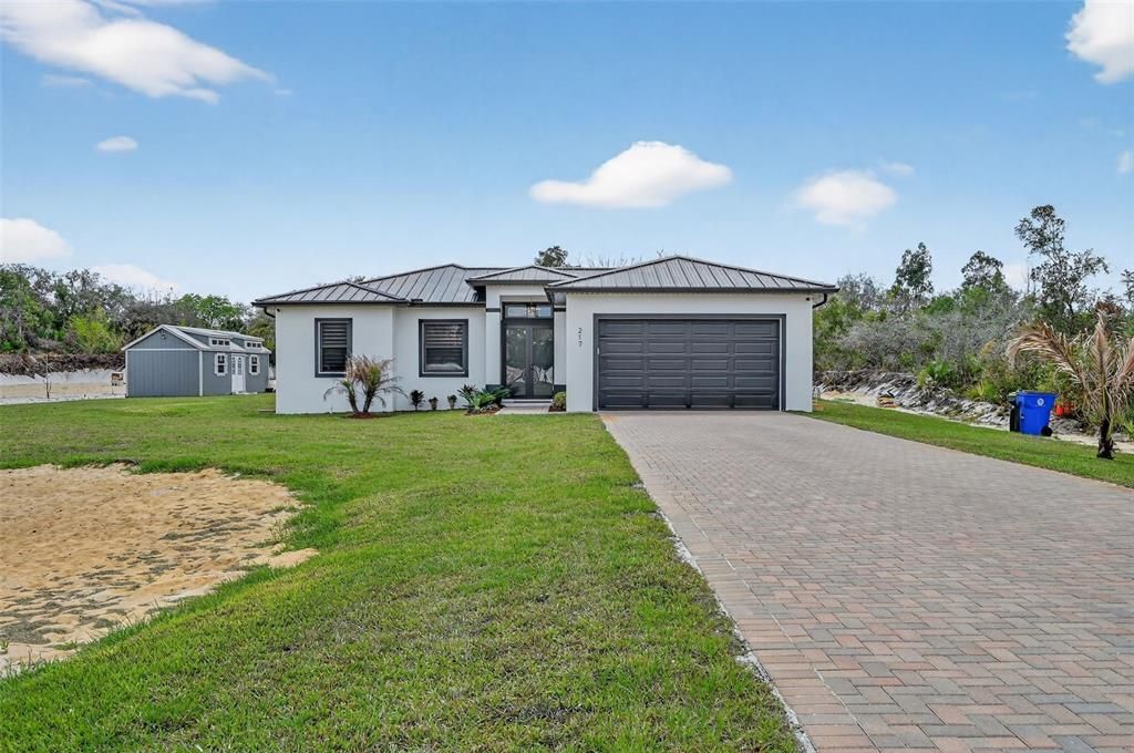 For Sale: $450,000 (3 beds, 3 baths, 1579 Square Feet)