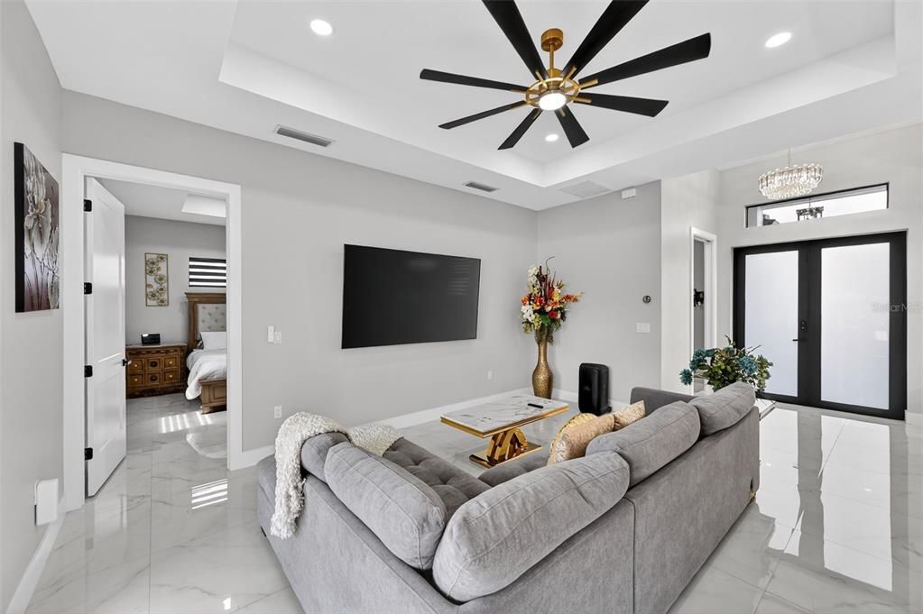 For Sale: $450,000 (3 beds, 3 baths, 1579 Square Feet)