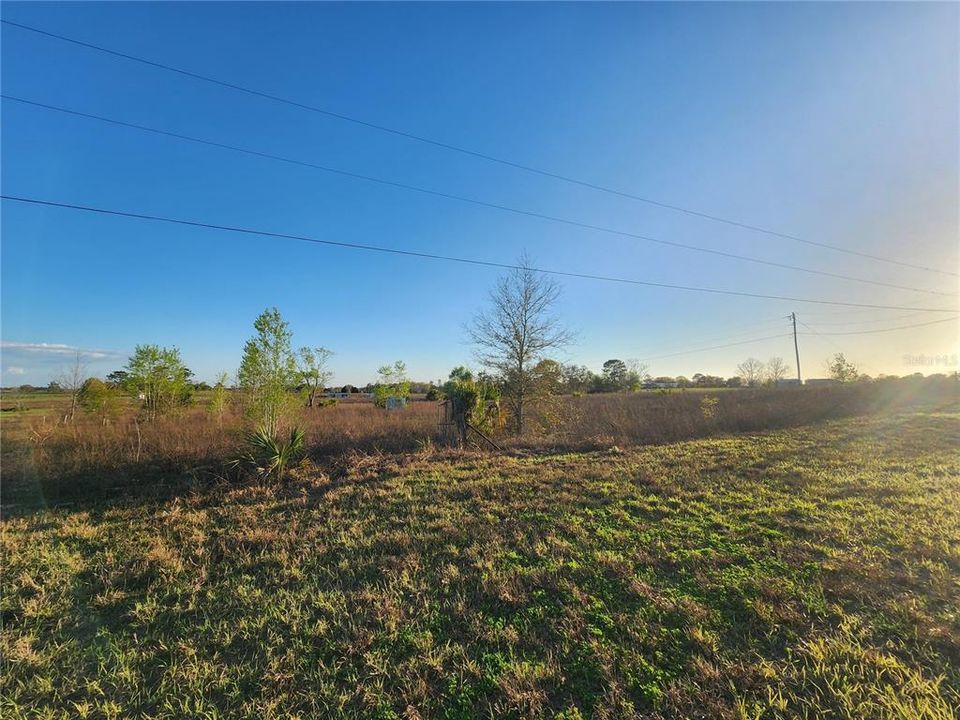 На продажу: $130,000 (5.07 acres)