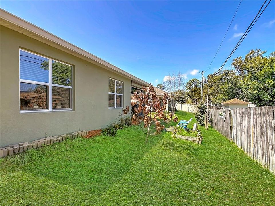 For Sale: $345,000 (3 beds, 2 baths, 1725 Square Feet)