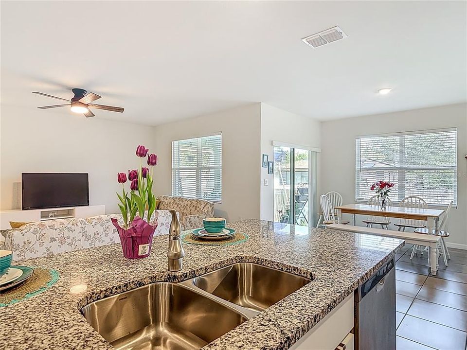 For Sale: $345,000 (3 beds, 2 baths, 1725 Square Feet)