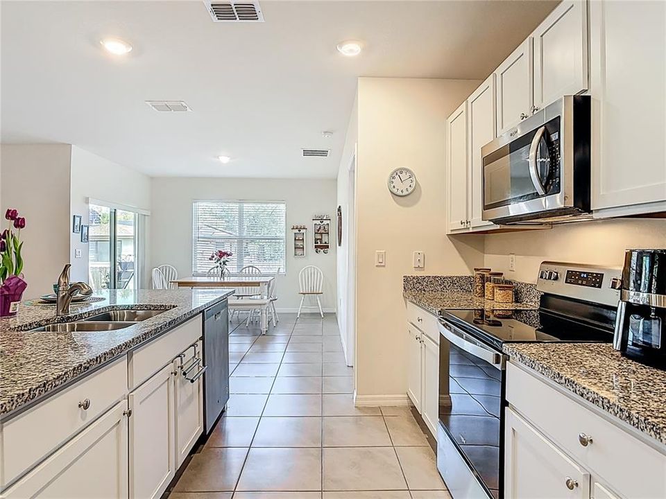 For Sale: $345,000 (3 beds, 2 baths, 1725 Square Feet)