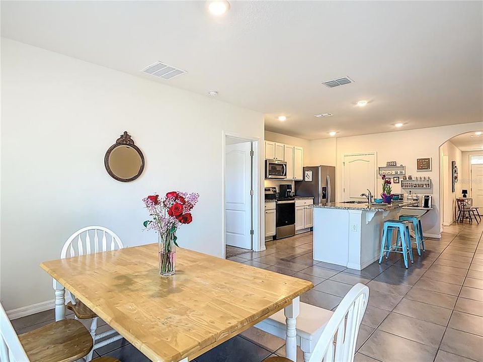 For Sale: $345,000 (3 beds, 2 baths, 1725 Square Feet)