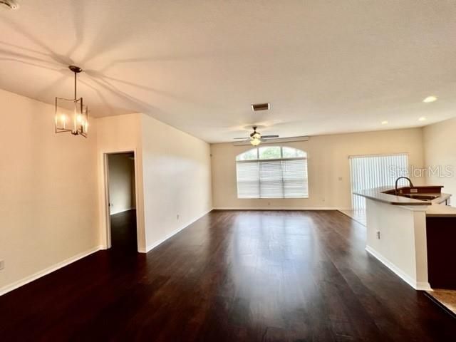 For Rent: $2,200 (3 beds, 2 baths, 1510 Square Feet)