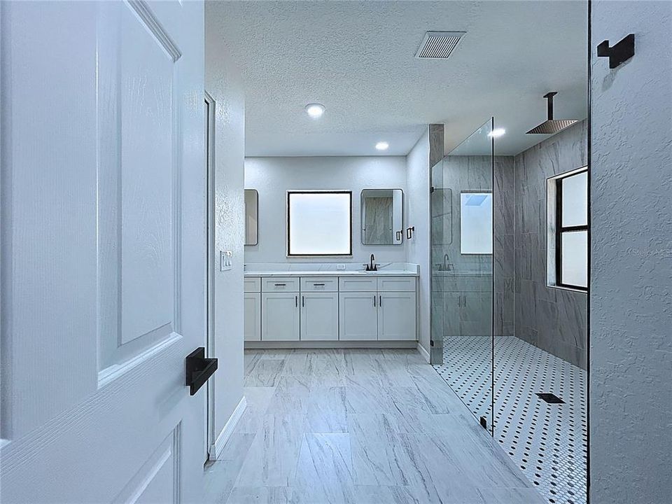 For Sale: $724,900 (5 beds, 3 baths, 4223 Square Feet)