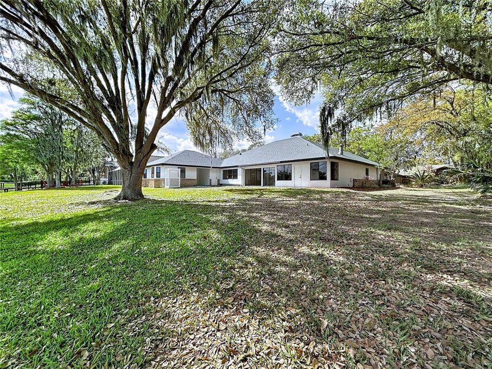 For Sale: $724,900 (5 beds, 3 baths, 4223 Square Feet)