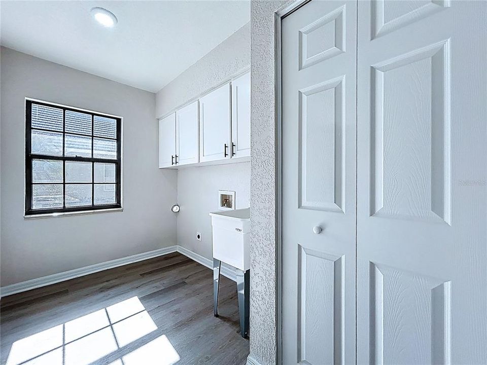 For Sale: $724,900 (5 beds, 3 baths, 4223 Square Feet)