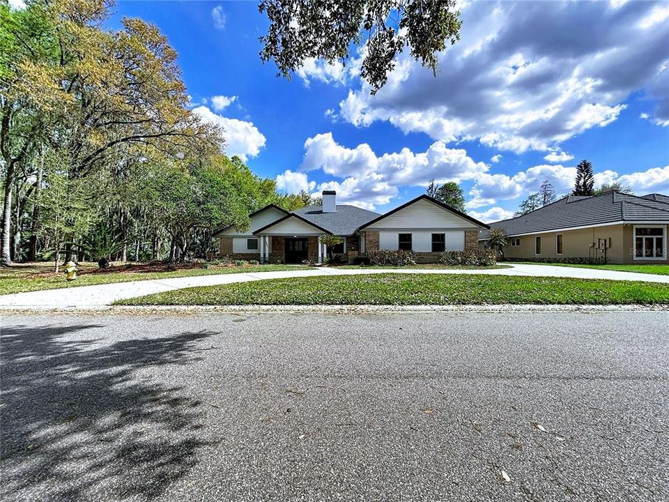 For Sale: $724,900 (5 beds, 3 baths, 4223 Square Feet)