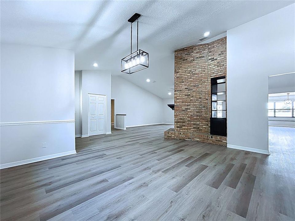 For Sale: $724,900 (5 beds, 3 baths, 4223 Square Feet)