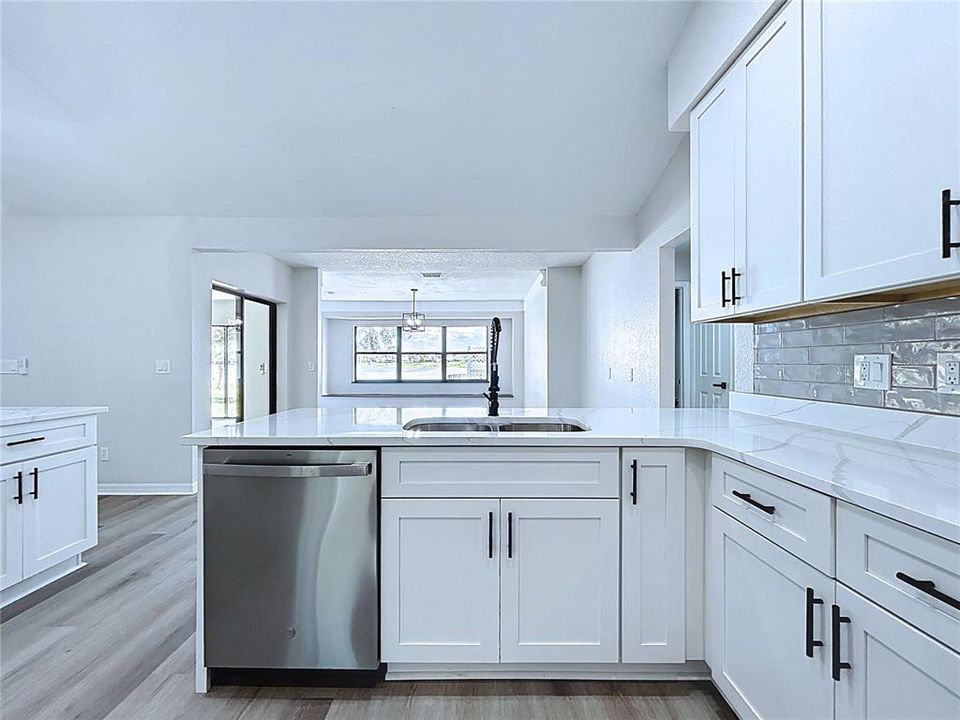 For Sale: $724,900 (5 beds, 3 baths, 4223 Square Feet)