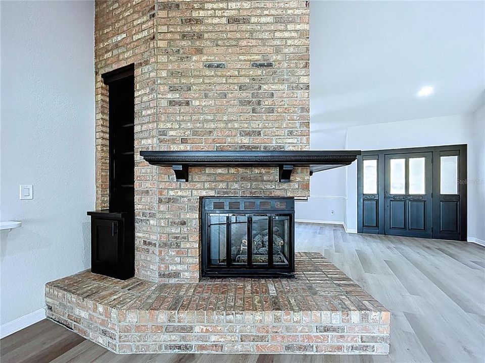 For Sale: $724,900 (5 beds, 3 baths, 4223 Square Feet)