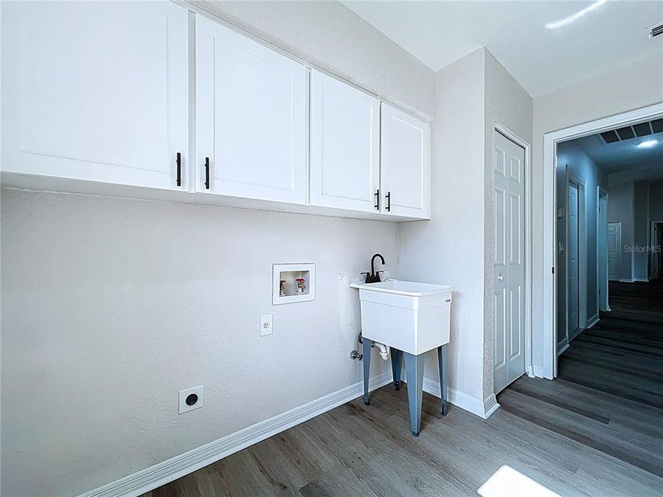 For Sale: $724,900 (5 beds, 3 baths, 4223 Square Feet)