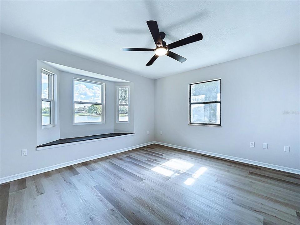 For Sale: $724,900 (5 beds, 3 baths, 4223 Square Feet)