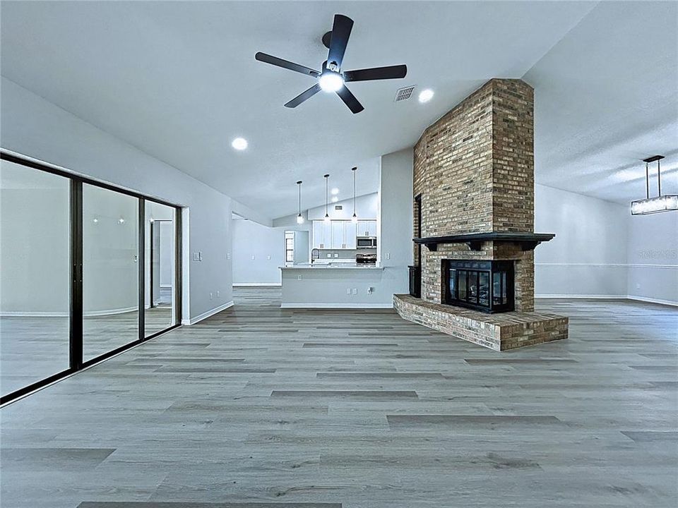 For Sale: $724,900 (5 beds, 3 baths, 4223 Square Feet)