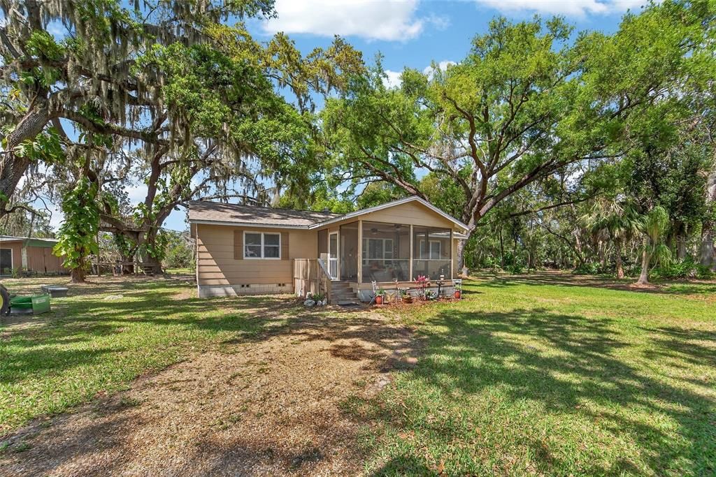 Active With Contract: $675,000 (3 beds, 2 baths, 1152 Square Feet)