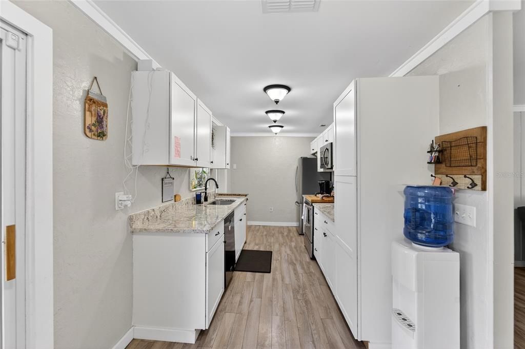 Active With Contract: $675,000 (3 beds, 2 baths, 1152 Square Feet)