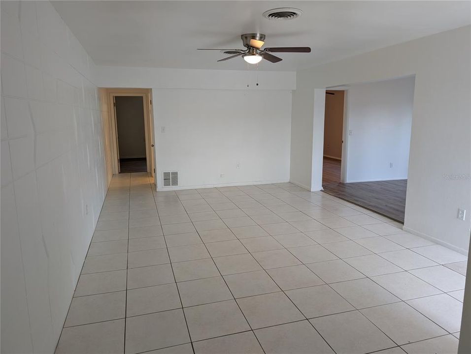 出租: $1,600 (2 贝兹, 1 浴室, 1125 平方英尺)