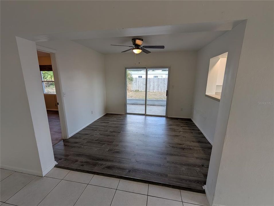 出租: $1,600 (2 贝兹, 1 浴室, 1125 平方英尺)