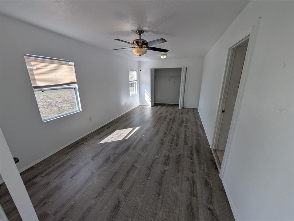 出租: $1,600 (2 贝兹, 1 浴室, 1125 平方英尺)