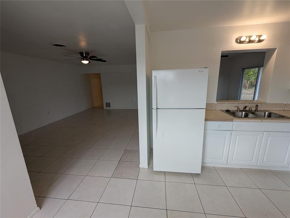 出租: $1,600 (2 贝兹, 1 浴室, 1125 平方英尺)