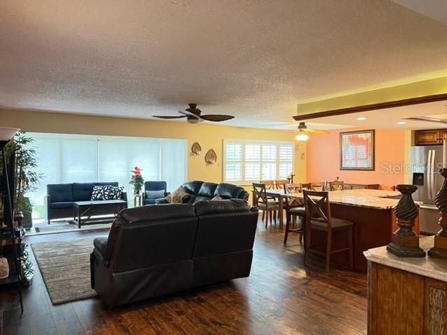 В аренду: $2,000 (2 спален, 2 ванн, 1516 Квадратных фут)