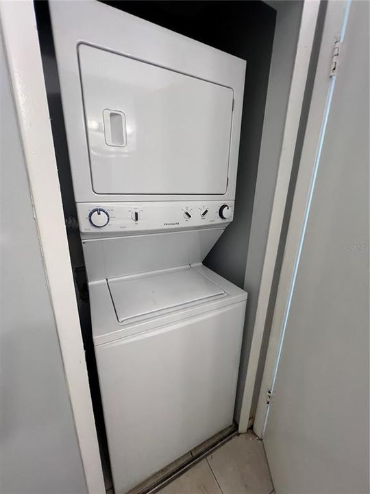 出租: $1,399 (2 贝兹, 2 浴室, 938 平方英尺)