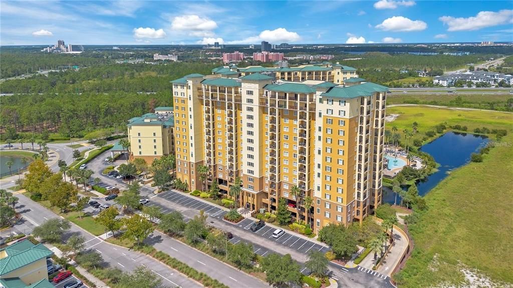 Под контрактом: $179,000 (2 спален, 2 ванн, 1060 Квадратных фут)
