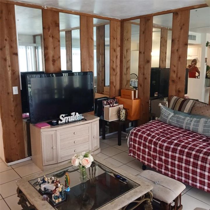 En Venta: $86,900 (1 camas, 1 baños, 682 Pies cuadrados)