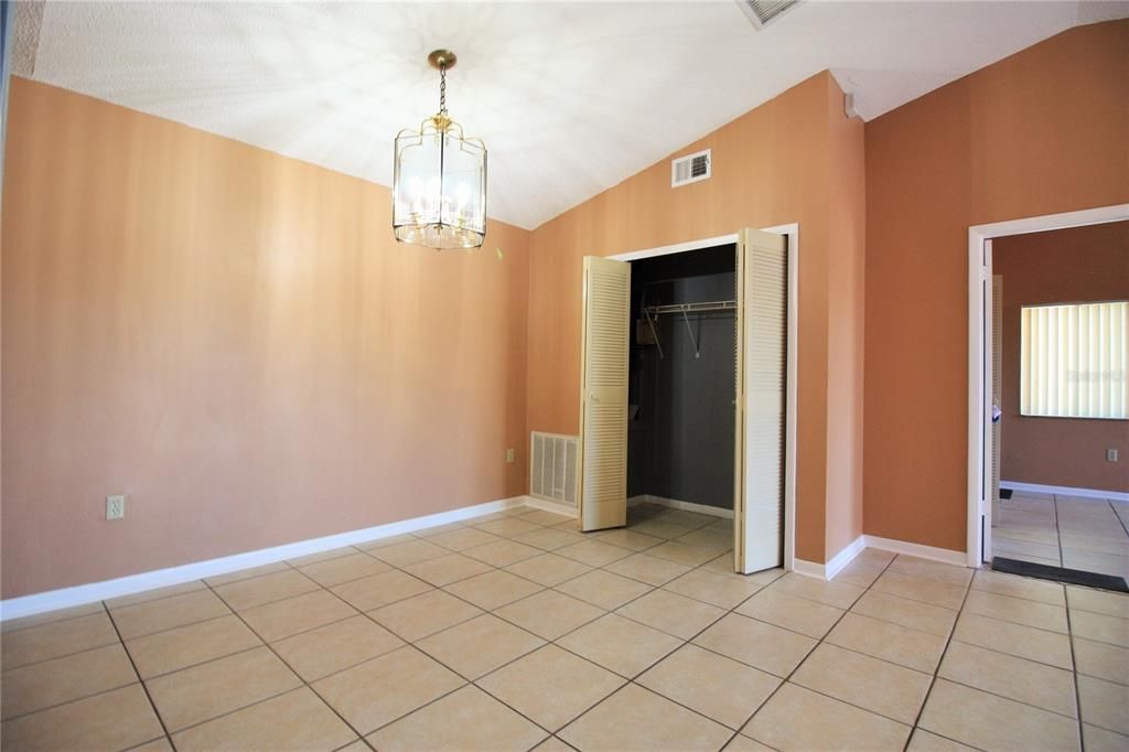 На продажу: $132,900 (2 спален, 2 ванн, 1073 Квадратных фут)