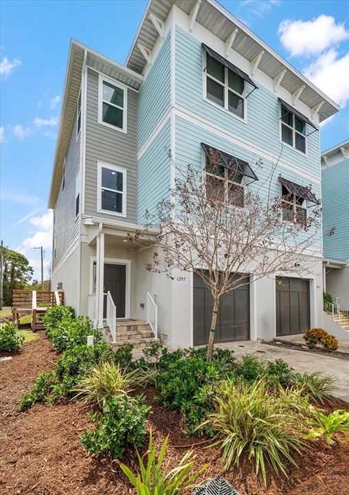 Active With Contract: $619,000 (3 beds, 2 baths, 2310 Square Feet)