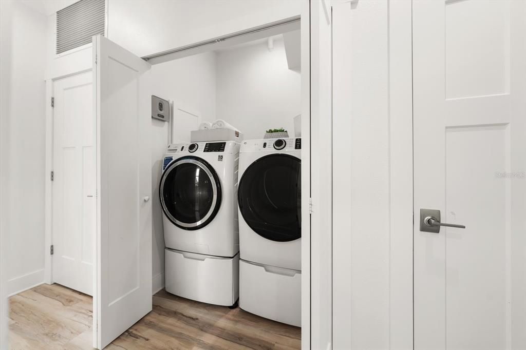 Active With Contract: $619,000 (3 beds, 2 baths, 2310 Square Feet)