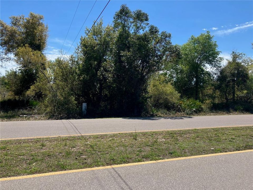 En Venta: $64,900 (0.75 acres)